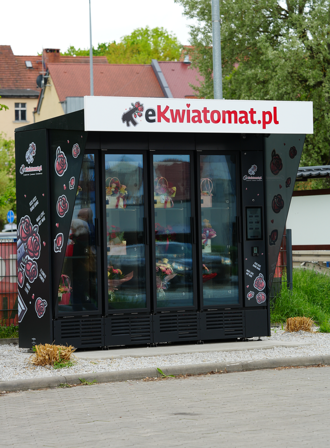 Kwiatomat obok Biedronki w Międzyrzeczu